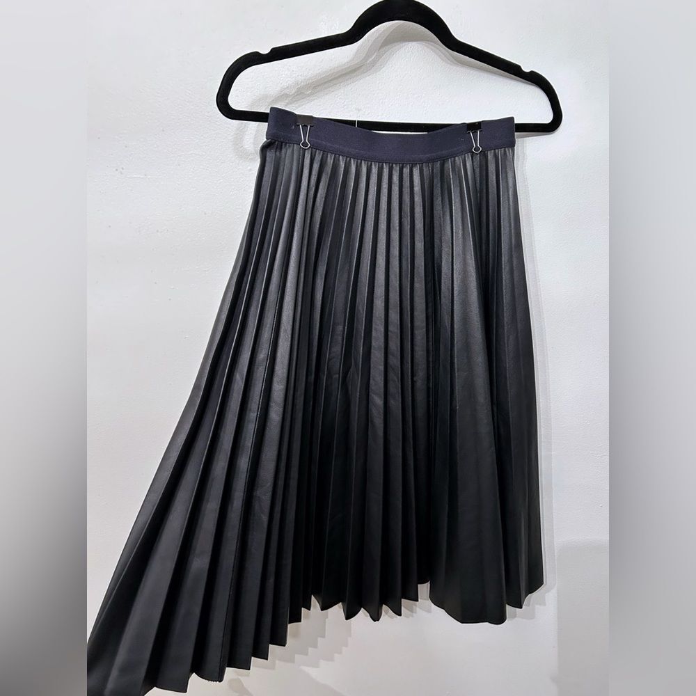 Theory Black 100% Lamb Leather Midi Pleated Skirt